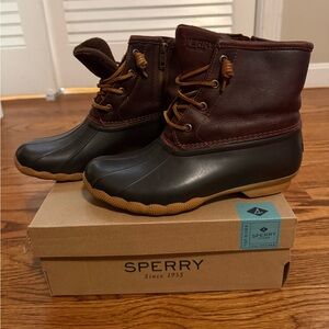 Sperry women’s Brown and Black Saltwater Duck Boots